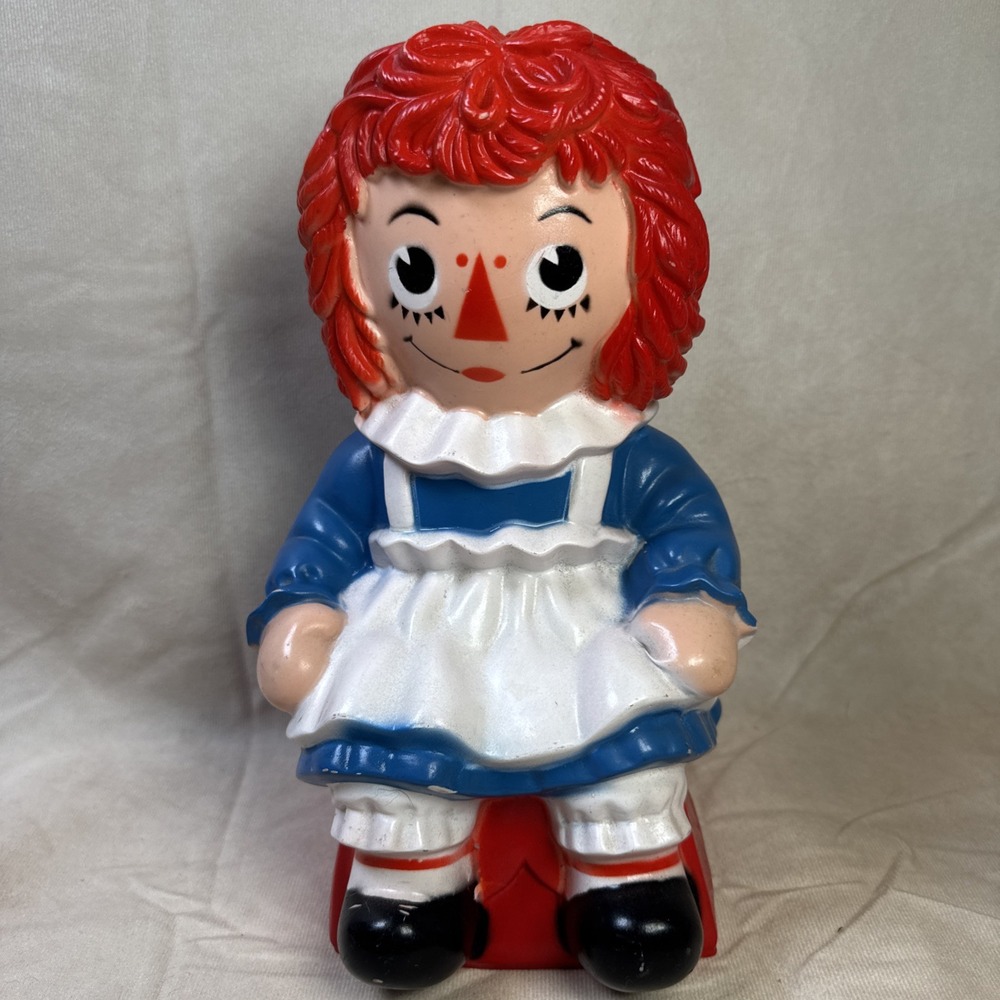 VTG 1972 RAGGEDY ANN Piggy Bank 10.5" BOBBS MERRILL Co Hard Plastic w/plug MONEY